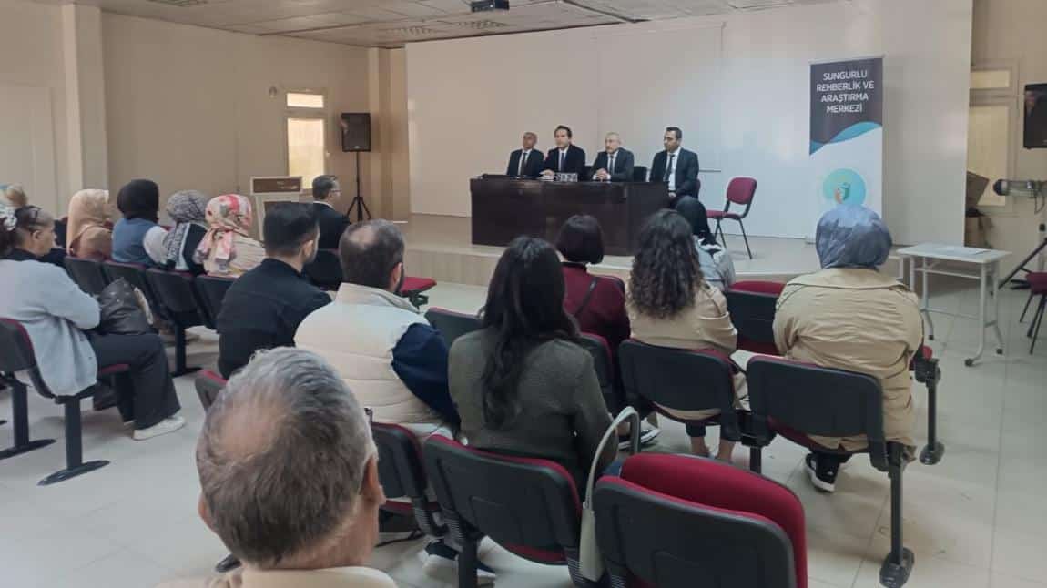 İL MİLLİ EĞİTİM MÜDÜR YARDIMCIMIZ TAHİR DEMİR BAŞKANLIĞINDA SENE BAŞI REHBERLİK VE PSİKOLOJİK DANIŞMA HİZMETLERİ TOPLANTISI YAPILDI. 